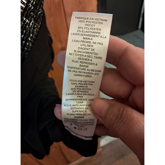 Black dress - Picture 4 of 5